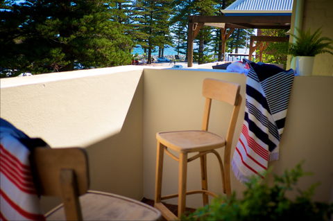 Cottesloe Artist's Beach Retreat - Phillip Island Accommodation 0