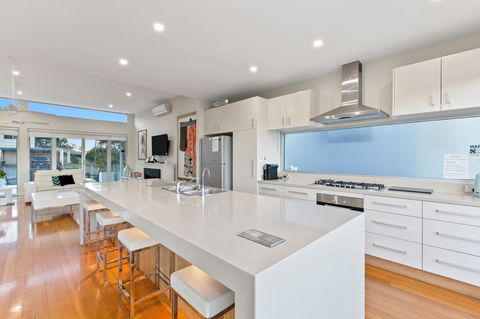 Elanora - Phillip Island Accommodation 2