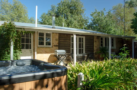 Ford Cottage Bed & Breakfast - Phillip Island Accommodation 0