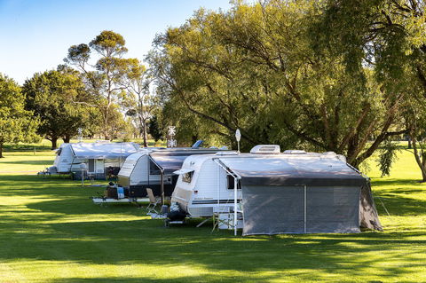 Mortlake Caravan Park - Phillip Island Accommodation 1