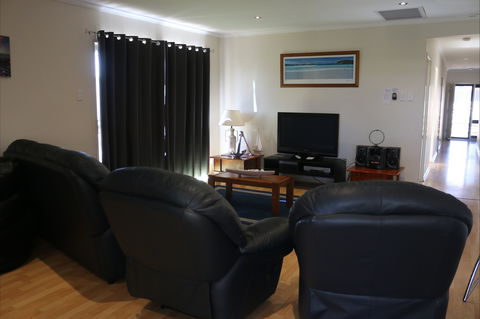 Port Hughes Escape - Phillip Island Accommodation 1