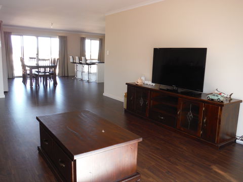 Robbo's - Phillip Island Accommodation 2