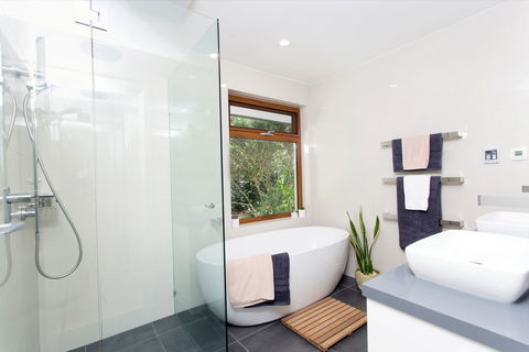 Woodbury House - Phillip Island Accommodation 0