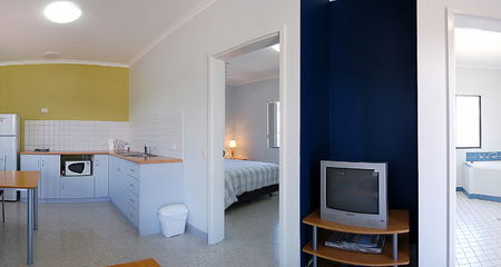 Mandurah Ocean Marina Chalets - Phillip Island Accommodation 3