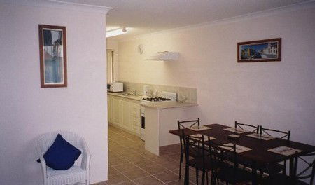 JJ's Holiday Cottages - Butler Street - Phillip Island Accommodation 2