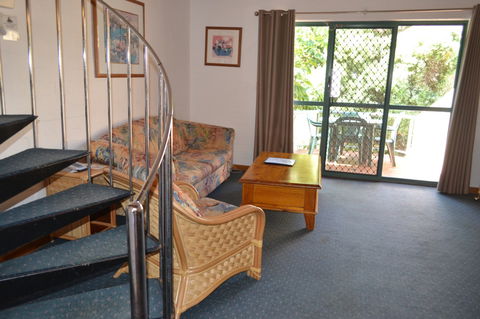 Cottesloe Beach Chalets - Phillip Island Accommodation 5