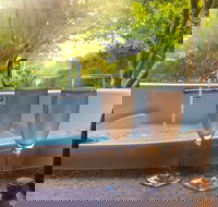 Adelaide Hills Retreats - The Nest - Phillip Island Accommodation