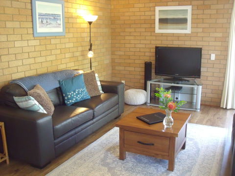 Beachcomber Apartments - Phillip Island Accommodation 0