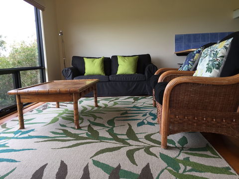 Black Cockatoo Cottages - Phillip Island Accommodation 0
