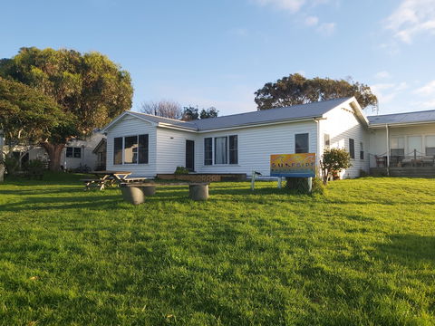 Surfside Backpacker - Phillip Island Accommodation 0