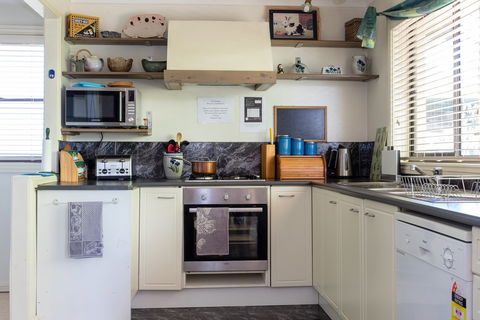 Arcadia House - Phillip Island Accommodation 1