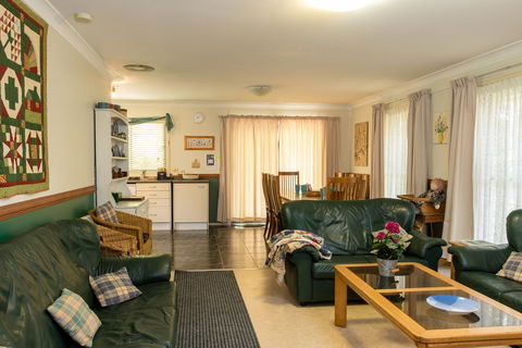 Arcadia House - Phillip Island Accommodation 2