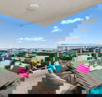 Beachlife Sea Spray Apartment