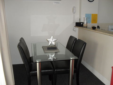 Beaches Serviced Apartments - Phillip Island Accommodation 2