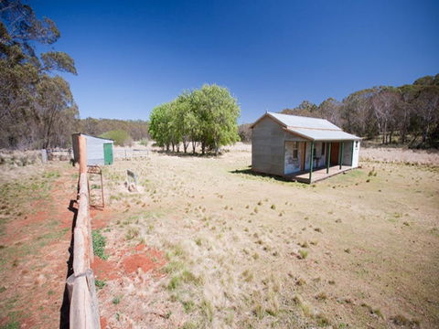 Brackens Hut - Phillip Island Accommodation 0