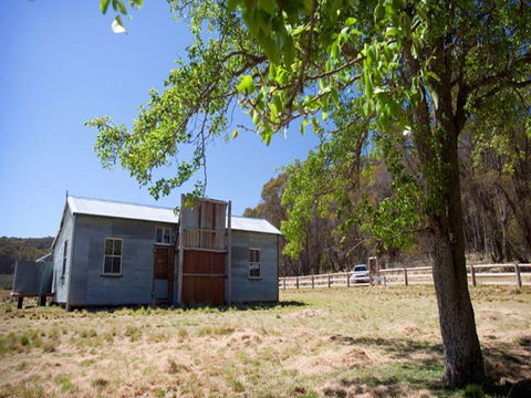 Brackens Hut - Phillip Island Accommodation 1