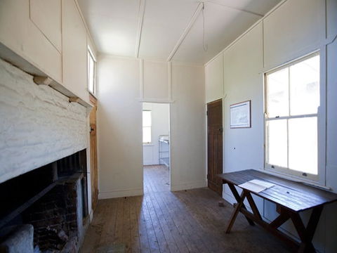 Brackens Hut - Phillip Island Accommodation 2