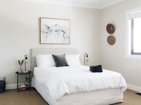 Chic Country Cottage With Vineyard Views - Phillip Island Accommodation 2