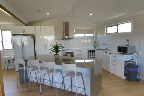 Cozzys Condo Luxury Beach House - Phillip Island Accommodation 2