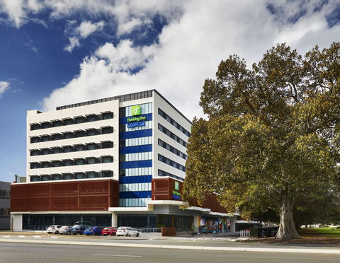 Holiday Inn Express Newcastle - Phillip Island Accommodation 0