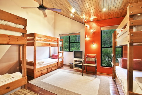 Indooroopilly - Phillip Island Accommodation 1