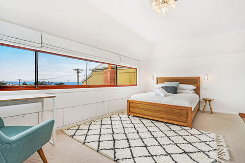 Newcastle Executive Homes - Oceanview Terrace - Phillip Island Accommodation 0