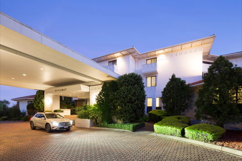 Ramada By Wyndham Diplomat Canberra - Phillip Island Accommodation 0