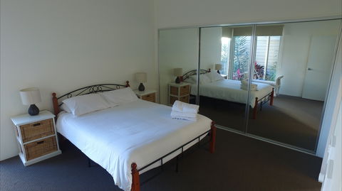 Renown House - Phillip Island Accommodation 1
