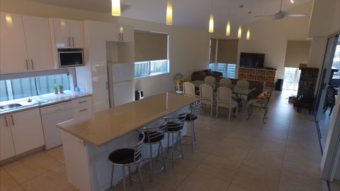 Renown House - Phillip Island Accommodation 2