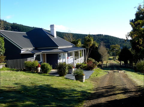 Sassafras Springs - Phillip Island Accommodation 0