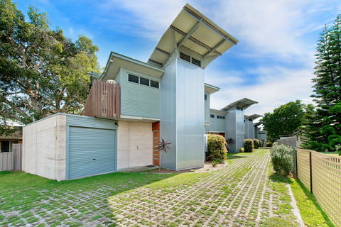 Sun Worship Crescent Head Eco Villas - Phillip Island Accommodation 1