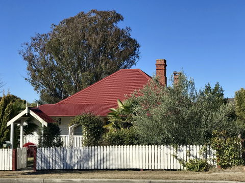 Tenterfield Luxury Historic Cottage - Phillip Island Accommodation 0