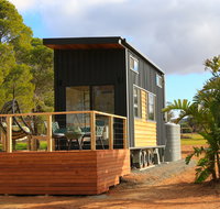 The Pink Lake Tiny House - Phillip Island Accommodation