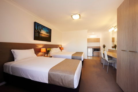 Adelong Motel - Phillip Island Accommodation 0