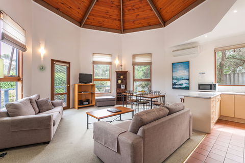 Aireys Inlet Getaway Resort - Phillip Island Accommodation 2