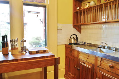 Buxton Manor - Garden And Loft Apartment - Phillip Island Accommodation 2