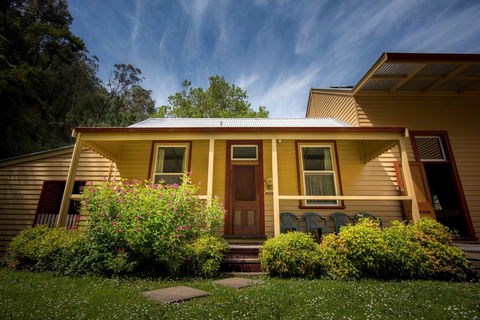 Creek Cottage Walhalla - Phillip Island Accommodation 0