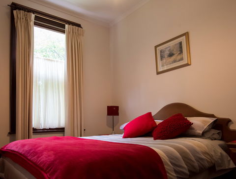 Creek Cottage Walhalla - Phillip Island Accommodation 1