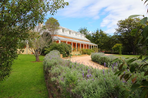 Fitzroy Inn Historic Retreat - Mittagong - Phillip Island Accommodation 0