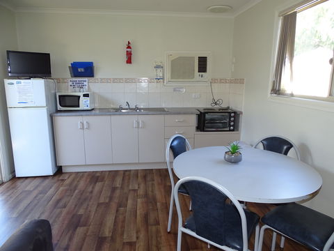 Moonta Bay Cabins - Cabin 2 - Phillip Island Accommodation 1