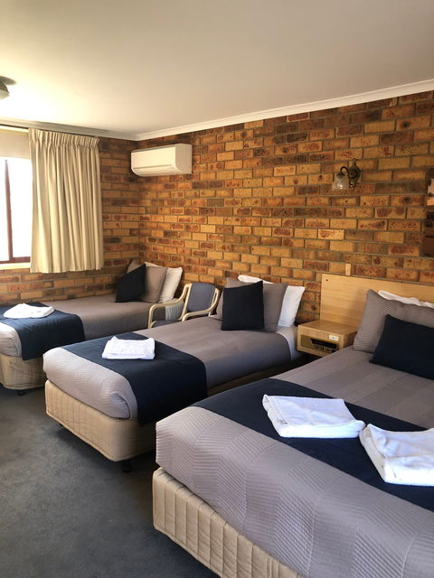 Ocean View Motor Inn Merimbula - Phillip Island Accommodation 2