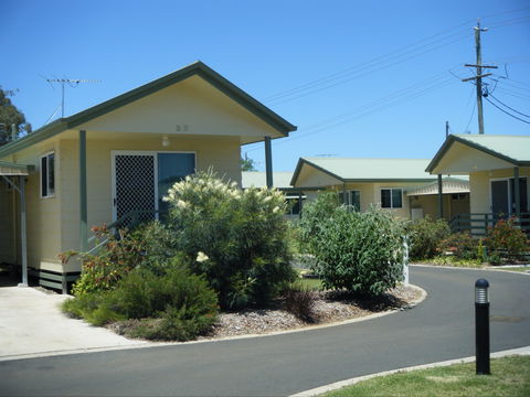 Peppertree Cabins Kingaroy - Phillip Island Accommodation 1