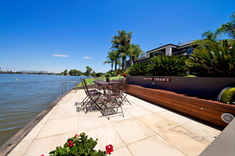 Waterfront Holiday Houses - Phillip Island Accommodation 0