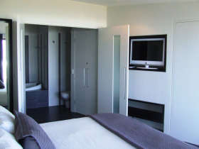 Hearns Beachside Villas - Phillip Island Accommodation 4