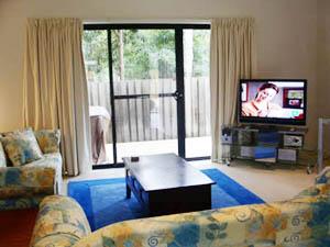 Central Cowes Family Townhouses - Phillip Island Accommodation 3