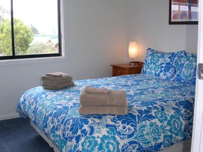 Central Cowes Family Townhouses - Phillip Island Accommodation 5