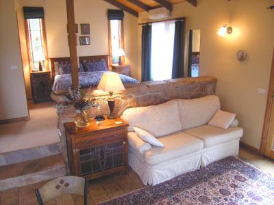 Wombat Hills Cottages - Phillip Island Accommodation 1