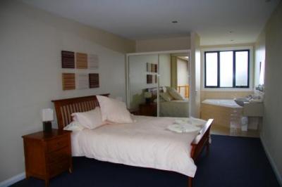Ultimate Holiday Apartments - Phillip Island Accommodation 2