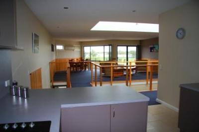 Ultimate Holiday Apartments - Phillip Island Accommodation 5