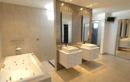 Alex Beach House - Phillip Island Accommodation 4